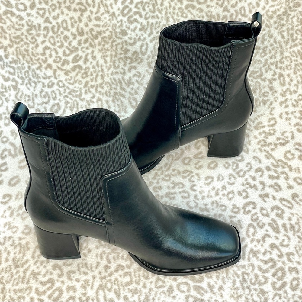 Coutgo Booties Black, 9.5 NIB
